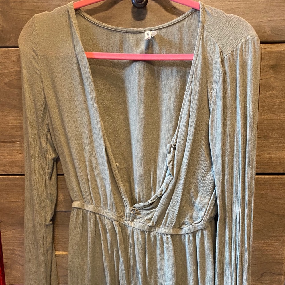 Women’s Mudd long sleeved romper size small